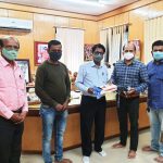 gloves-maks-newspaperdistributors